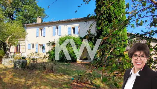 DAMIATTE : maison avec piscine et boxes pour chevaux. 