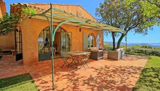 Maison avec vue sur le Golfe de SAINT-TROPEZ 