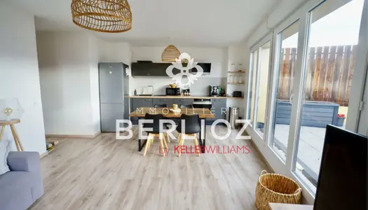 VENTE : appartement T3 (61 m²) EN DERNIER ETAGE AVEC GARAGEà E 