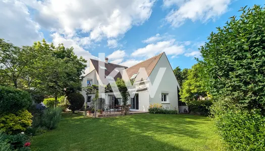 Maison T7 (180 m²) en vente à SAINT GRATIEN 