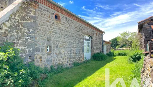 À vendre - locaux  de 310 m² à Sainte-Eugénie-de-Villeneuv 