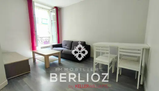 VENTE : appartement 2P+C  (32 m²) à GRENOBLE avec terrasse de  