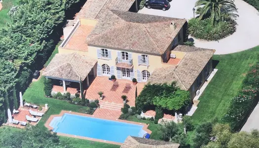 Location de Vacances Villa 350 m² à Grimaud 1 900 € / semaine