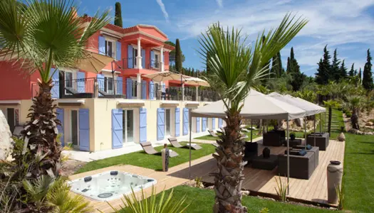 Location de Vacances Villa 420 m² à Grasse 12 700 € / mois