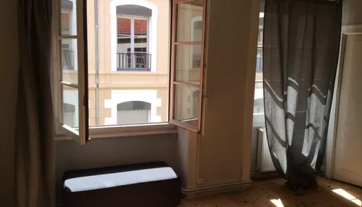 Location Appartement 75 m² à Saint-Étienne 600 € CC /mois