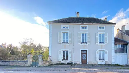 Vente Maison 150 m² à Saulieu 108 000 €