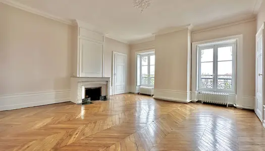 Location Appartement 180 m² à Lyon 2 188 € CC /mois