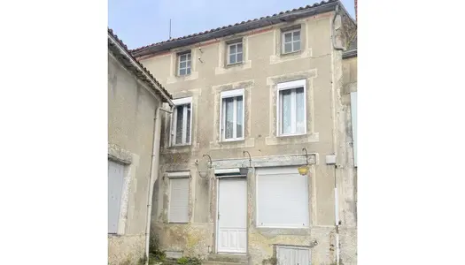 Vente Maison 131 m² à Saint-Pierre-du-Chemin 53 750 €