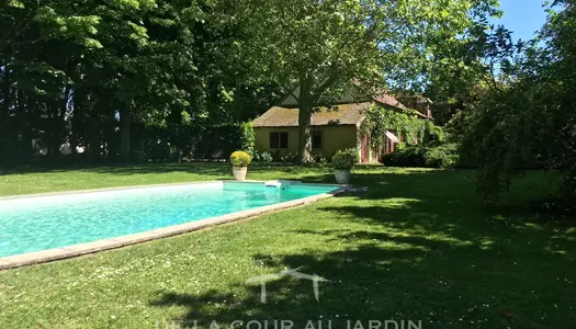 Vente Maison 180 m² à Bourges 374 400 €