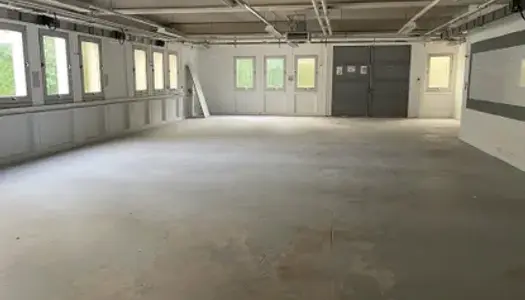 Local 700m2 - Bail Précaire de 30 mois 