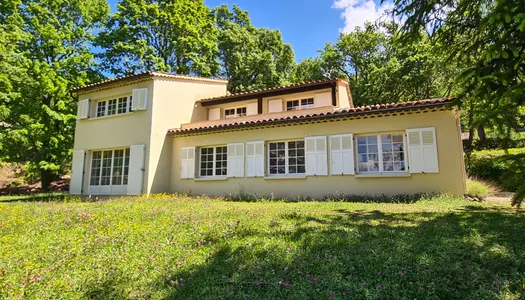 Villa provençale de 180m2 env. sur 1300m2 de terrain env. 