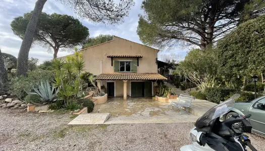 Villa F7 Terrain 4627 M2,Au calme ,Proche Secteur Bouverie,83520 Roquebrune sur Argens 