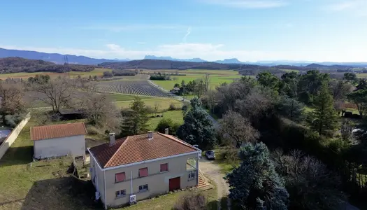 Propriété de 280m2 comprenant une maison habitation 131m2 Ty 