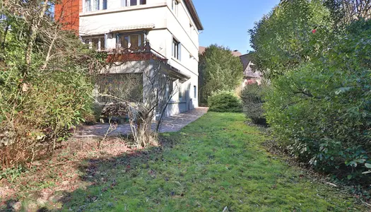 Dpt Hauts de Seine (92), à vendre  maison P7 de 220 m² - Terrain de 560,00 m² 