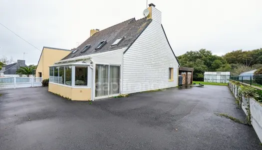 Dpt Finistère (29), à vendre POULDREUZIC maison 9 pièces de 166 m² 
