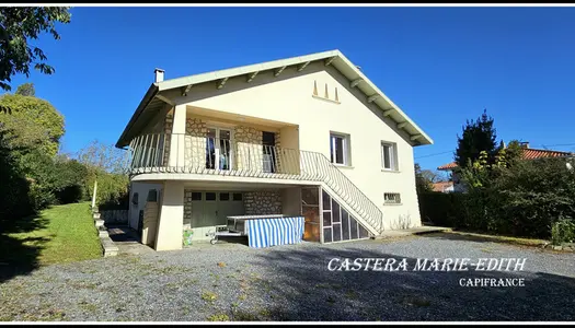 Dpt Gers (32), à vendre VIC FEZENSAC centre maison renovée P5 -jardin- garage