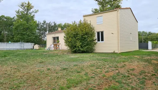 Plain-Pied de 90 m2, secteur calme, 3/4 chambres, 5100 m2 clos, proche commerces