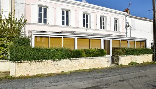 Dpt Charente Maritime (17), à vendre proche de AIGREFEUILLE D'AUNIS maison P6 