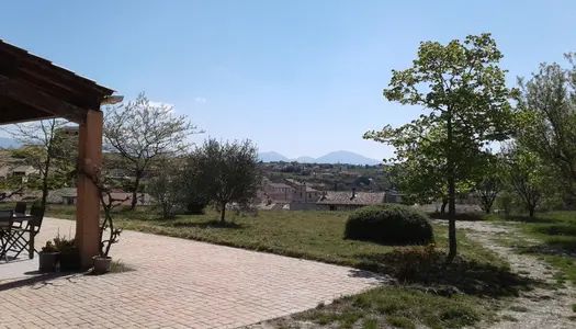 Très belle maison avec vue sur Valensole à 500 000 