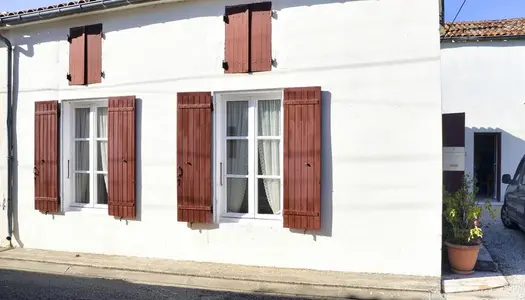 Dpt Charente Maritime (17), à vendre SAINT PIERRE LA NOUE maison P4 de 81,3 m² - Terrain de 263,00 