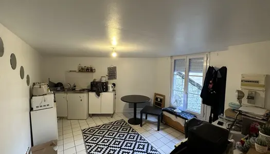 Dpt Maine et Loire (49), à vendre ANGERS appartement type 1 bis 