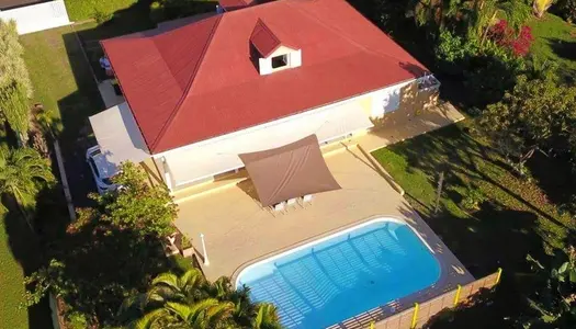 Dpt Guadeloupe (971), à vendre BAIE MAHAULT maison P5  - Terrain de 921,00 m² 