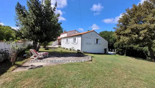 Dpt Charente Maritime (17), à vendre PORT D'ENVAUX maison individuelle sans Vis-à-Vis