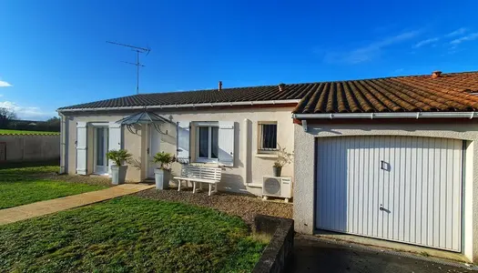 Dpt Charente Maritime (17), à vendre SURGERES - maison 5 chambres -   possibilité activité indép