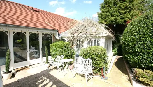 A vendre MAULE maison de caractère centre ville 