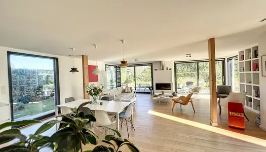 Dpt Ain (01), à vendre PREVESSIN MOENS maison P6 de 194 m² - Terrain de 800,00 m² 