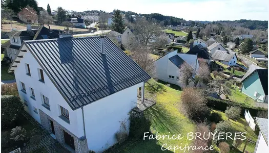 Dpt Corrèze (19), à vendre USSEL maison P5 de 120 m² - Terrain de 823,00 m² 