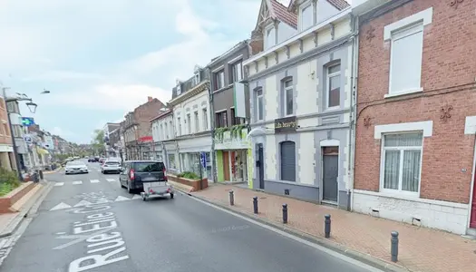 Dpt Pas de Calais (62), à  HENIN BEAUMONT centre, immeuble de 200m² avec terrasse et jardin 