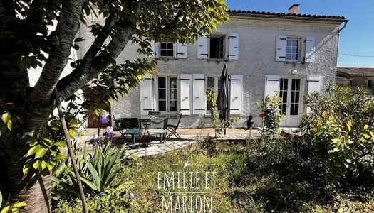Dpt Charente Maritime (17), à vendre SAINT SATURNIN DU BOIS maison de 163 m² - 4 chambres - jardin 