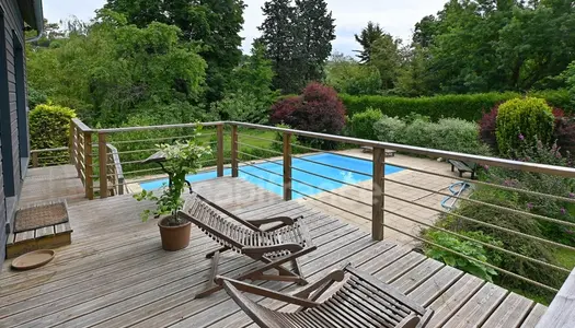 Ile de Vaux sur Seine - Maison 7 pièces de 186m2, 4 chambres, dépendance et piscine; sur terrain 