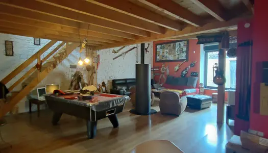 Maison type loft avec grande cour et garage 