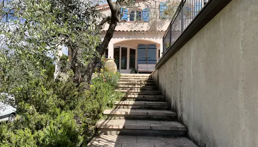 À Sospel (06), villa de 167m2 avec Piscine et terrain en ven 