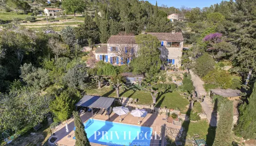 Charme et Caractère : Bastide en Pierre avec Piscine et Parc 