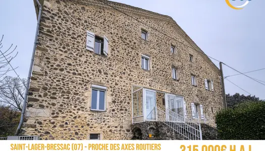 Maison en pierres de 256m2 habitables sur 810m2 de terrain 