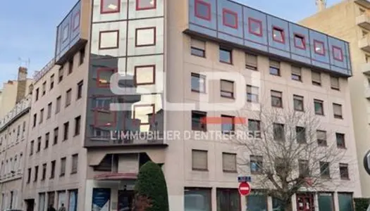 Bureaux - A LOUER - 126 m² non divisibles