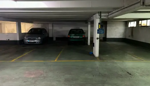 Parking/box 85 m² 