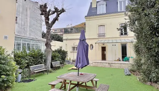 Maison 7 pièces 320 m² 