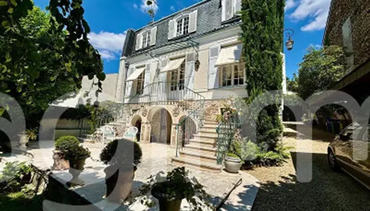 Maison 10 pièces 240 m² 