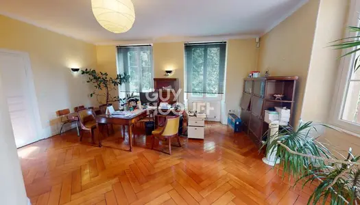 Appartement 6 pièces 184 m² 