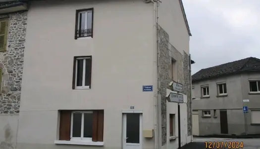 Vente Maison de ville 63 m² à Bort les Orgues 52 000 €