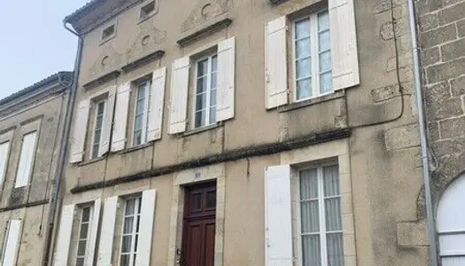 Vente Maison 279 m² à Sauveterre-de-Guyenne 397 950 €