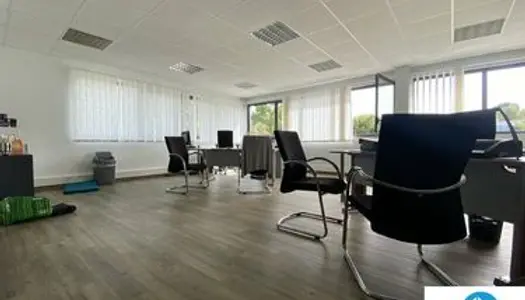 Bureaux 90 m²