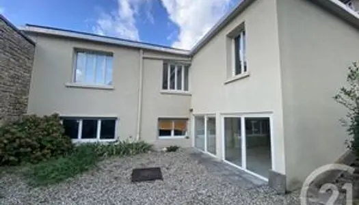 Maison 5 pièces 210 m²