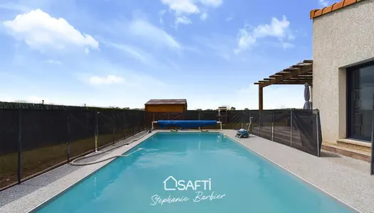 Maison construite en 2017 avec piscine. Cadre champêtre à proximité des écoles ! 