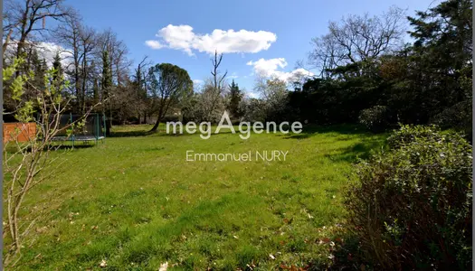 Magnifique terrain plat de 2032m²