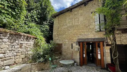 Maison de village avec vue panoramique et garage 